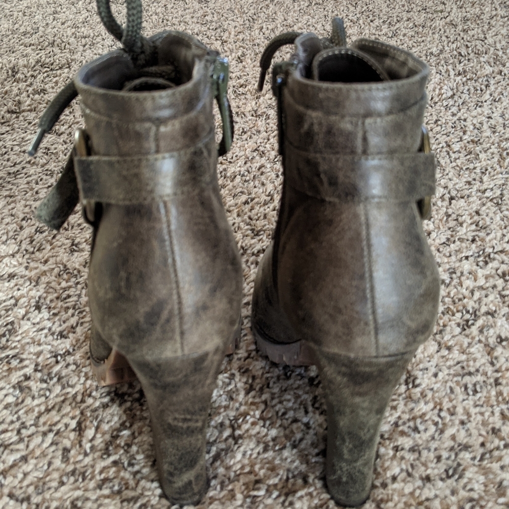 Olive Lug Sole Ankle Bootie - Size 6.5 - Picture 4 of 10